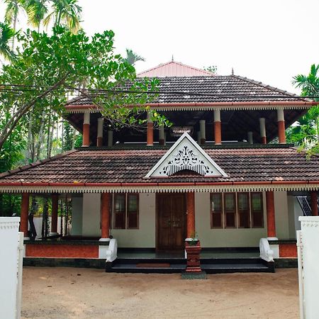 Mi Casa Tu Casa Homestay Kochi ภายนอก รูปภาพ