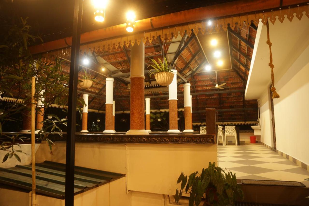 Mi Casa Tu Casa Homestay Kochi ภายนอก รูปภาพ