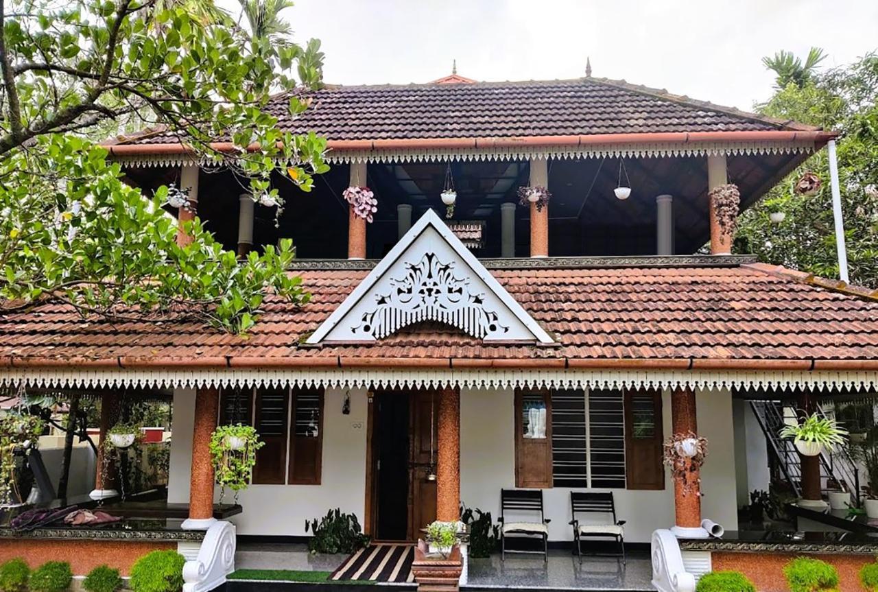 Mi Casa Tu Casa Homestay Kochi ภายนอก รูปภาพ