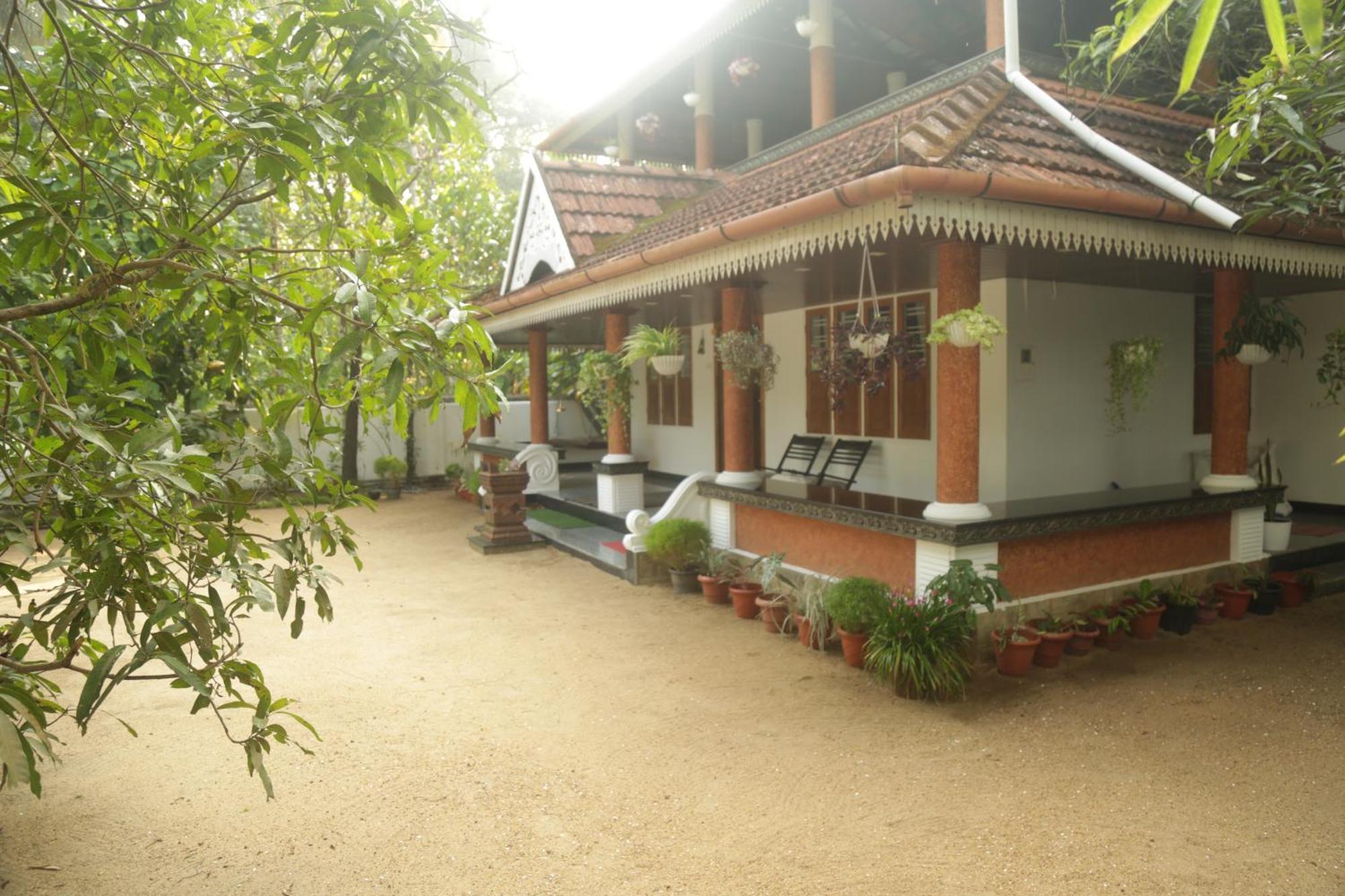 Mi Casa Tu Casa Homestay Kochi ภายนอก รูปภาพ